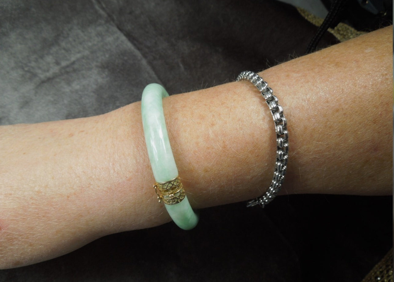 VINTAGE Vtg 14K Yellow Gold Hinge Jade Bangle 7"Fine Jade Piece
