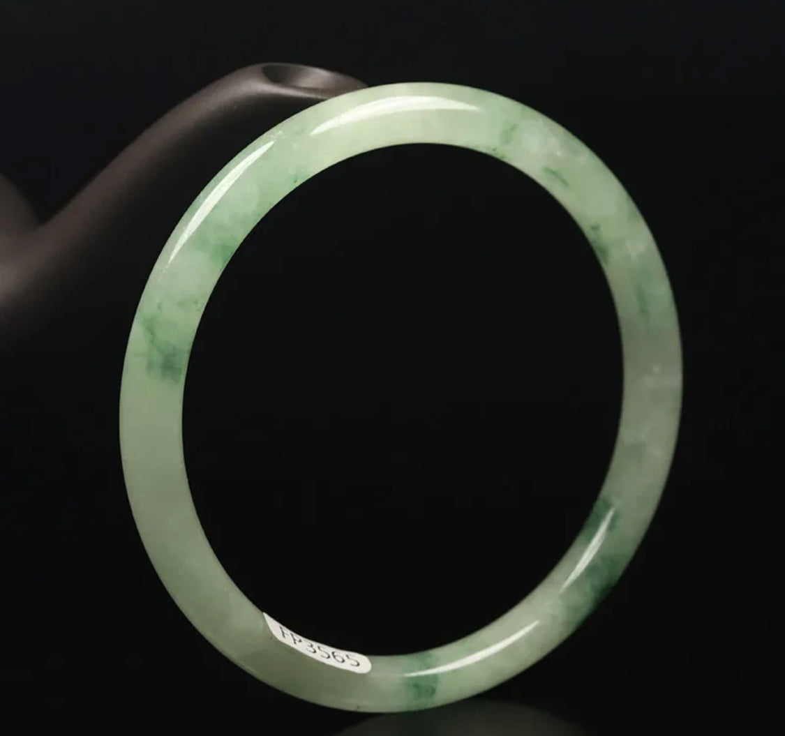 VINTAGE Medium Jadeite Green Jade Bangle Round Princess Cut Size 59mm F183 - JazzyJewelbyAmina 