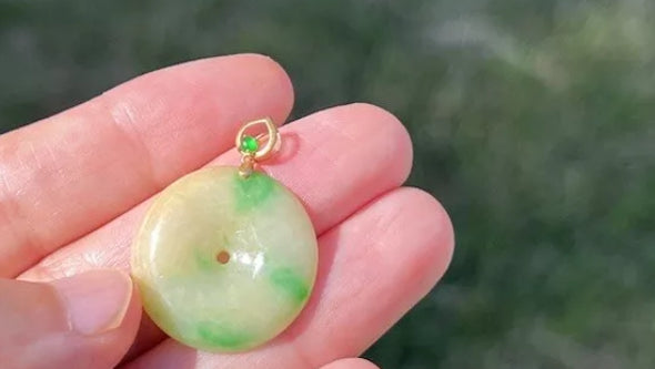 VINTAGE Jadeite 18m Yellow Gold Jade Pi Disc Pendant (chain not included) Certified - JazzyJewelbyAmina 