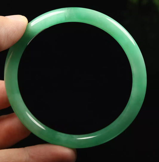 VINTAGE Large Jadeite Green Jade Bangle Round Princess Thin Cut Size 60mm Y376 - JazzyJewelbyAmina 