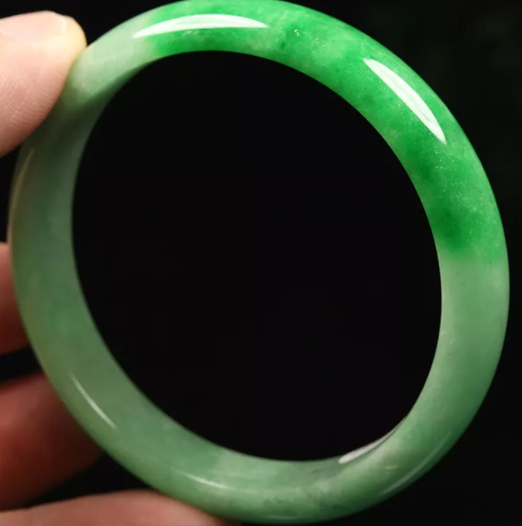 VINTAGE Small Jadeite Green Jade Bangle Size 56mm S729 - JazzyJewelbyAmina 