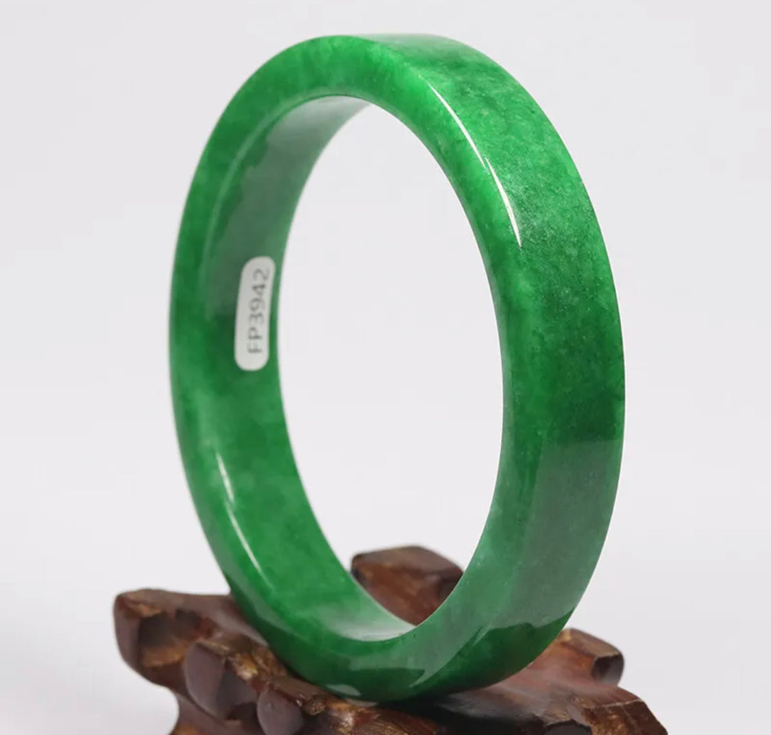 VINTAGE XXL Jadeite Green Jade Bangle Size 68mm - Imperial Green J817 - JazzyJewelbyAmina 