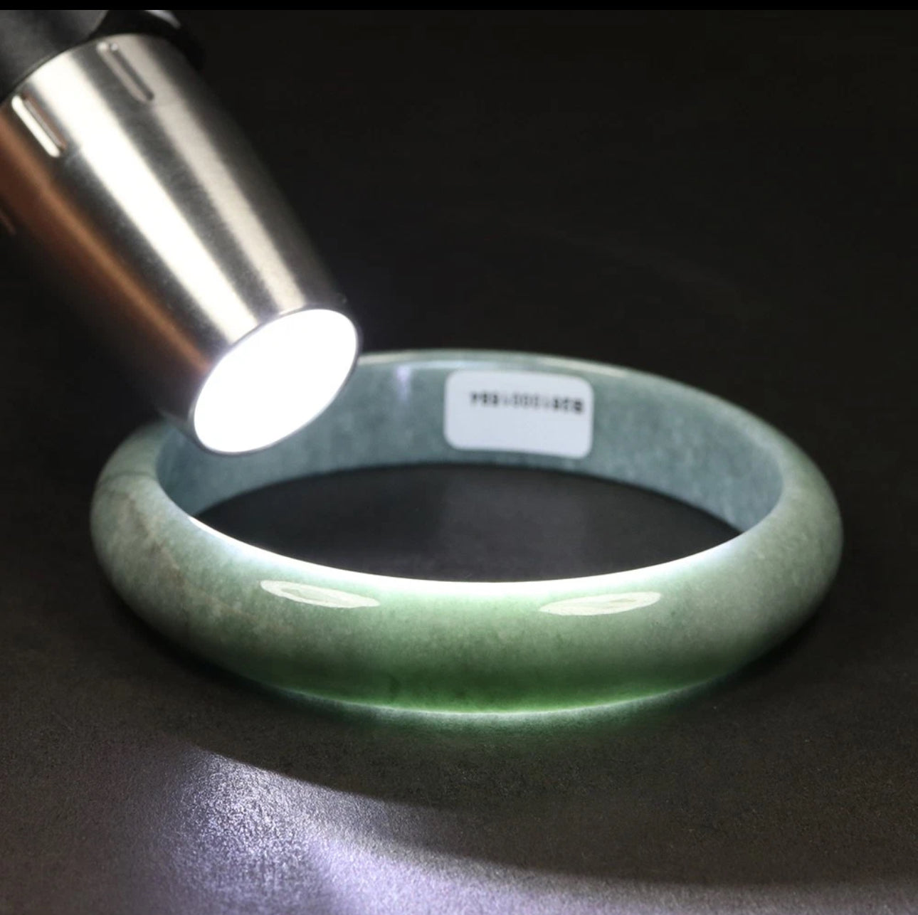 VINTAGE Large Certified Jadeite Green Jade Bangle Size 62mm N221