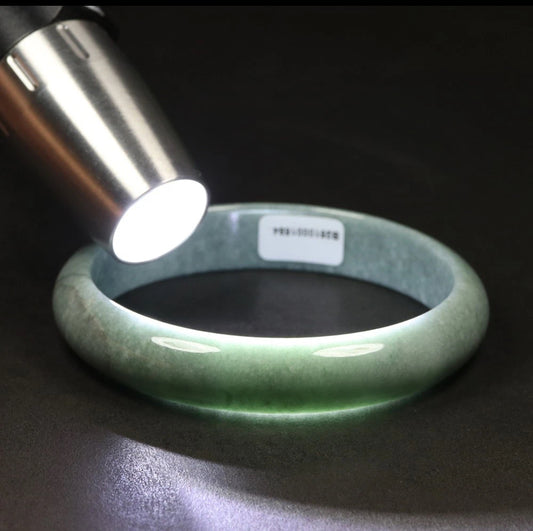 VINTAGE Large Certified Jadeite Green Jade Bangle Size 62mm N221