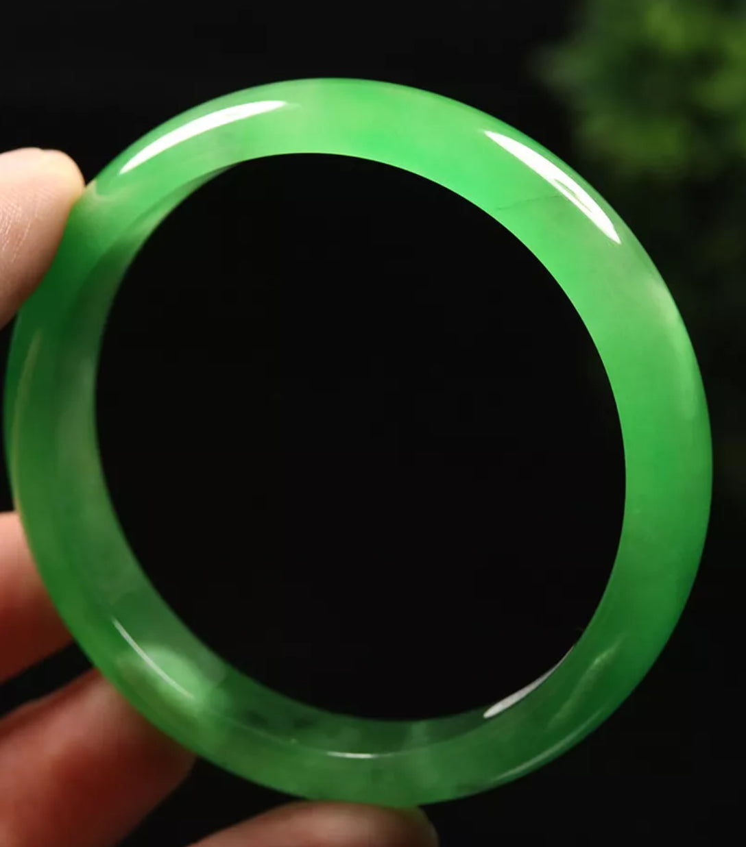 VINTAGE Medium Jadeite Green Jade Bangle Size 58mm Emerald Green Jade Shade M425