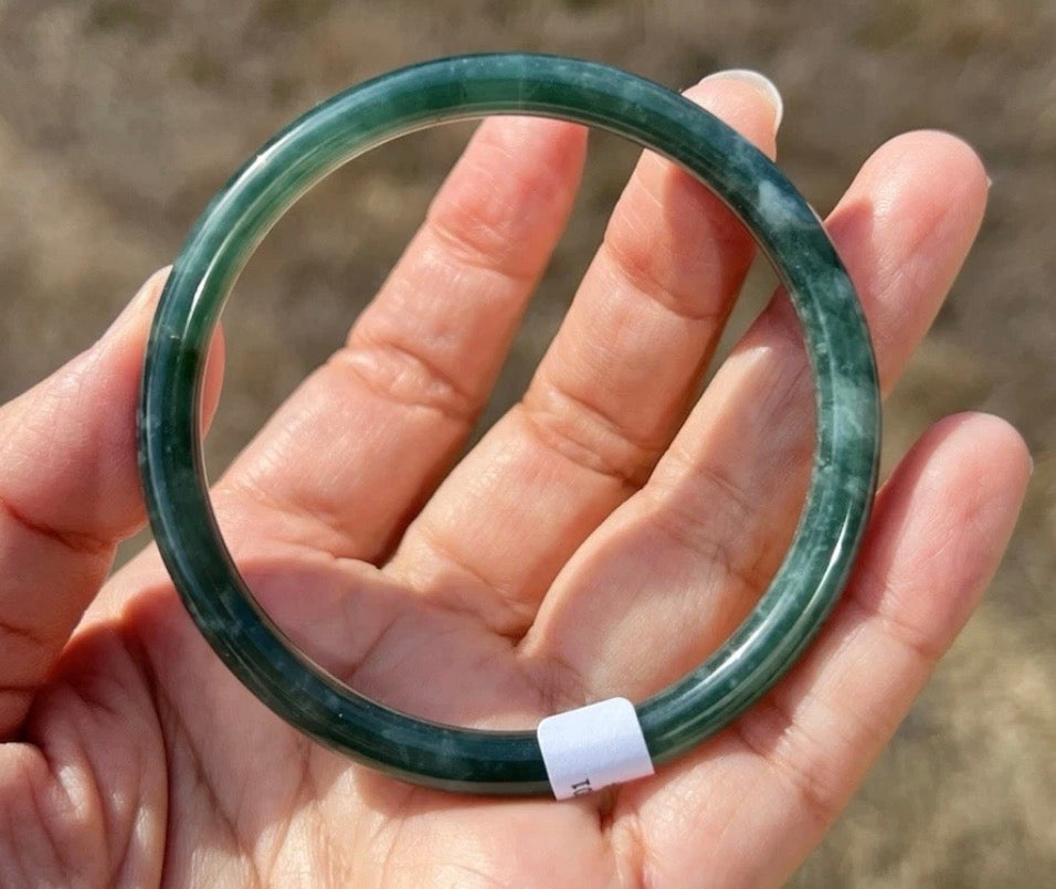 VINTAGE Small Jadeite Green Jade Bangle - Round Princess Cut - from Guatemala Size 55mm M885 - JazzyJewelbyAmina 