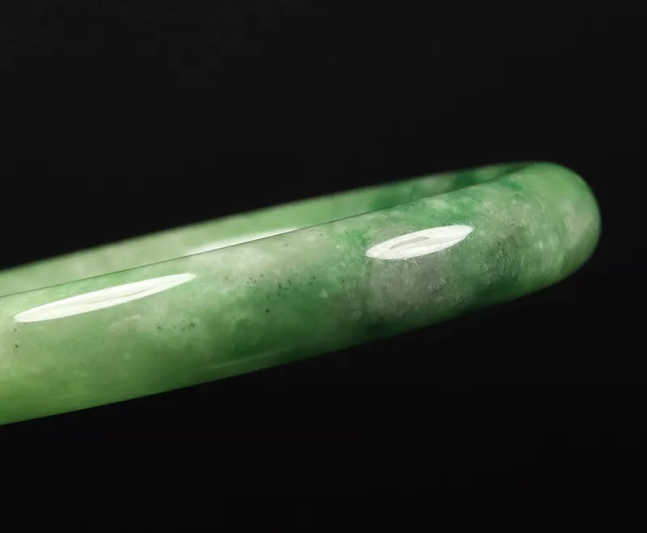 VINTAGE Medium Jadeite Green Jade Bangle Size 59mm D357 - JazzyJewelbyAmina 