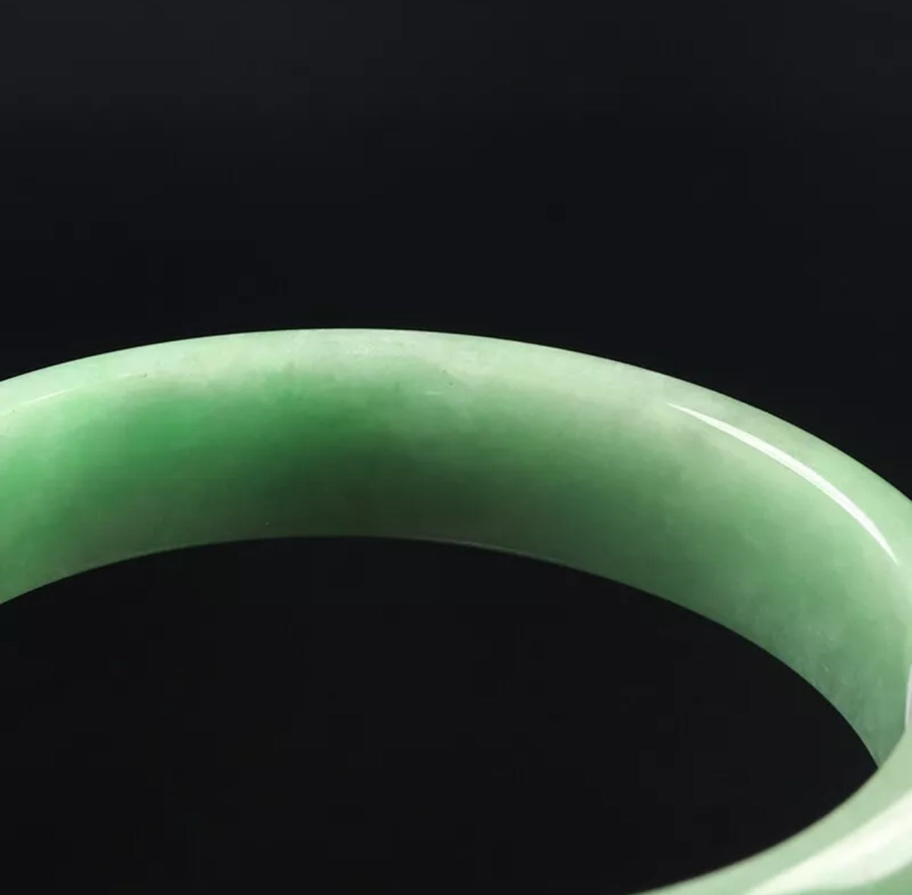 VINTAGE Large Jadeite Green Jade Bangle Size 60mm Y785 - JazzyJewelbyAmina 