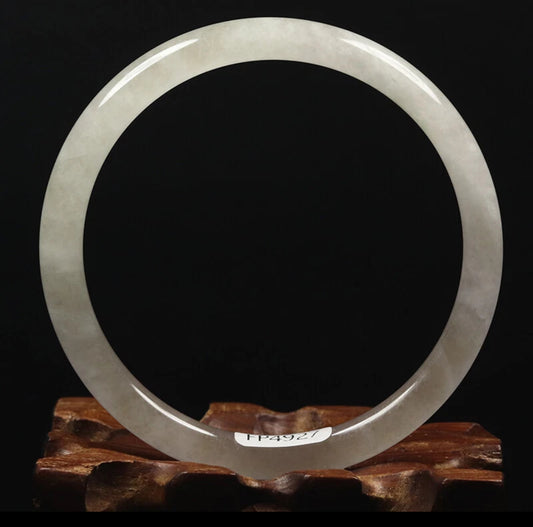 VINTAGE Medium Jadeite White/Green Jade Bangle Size 59 mm Round Princess Cut D907