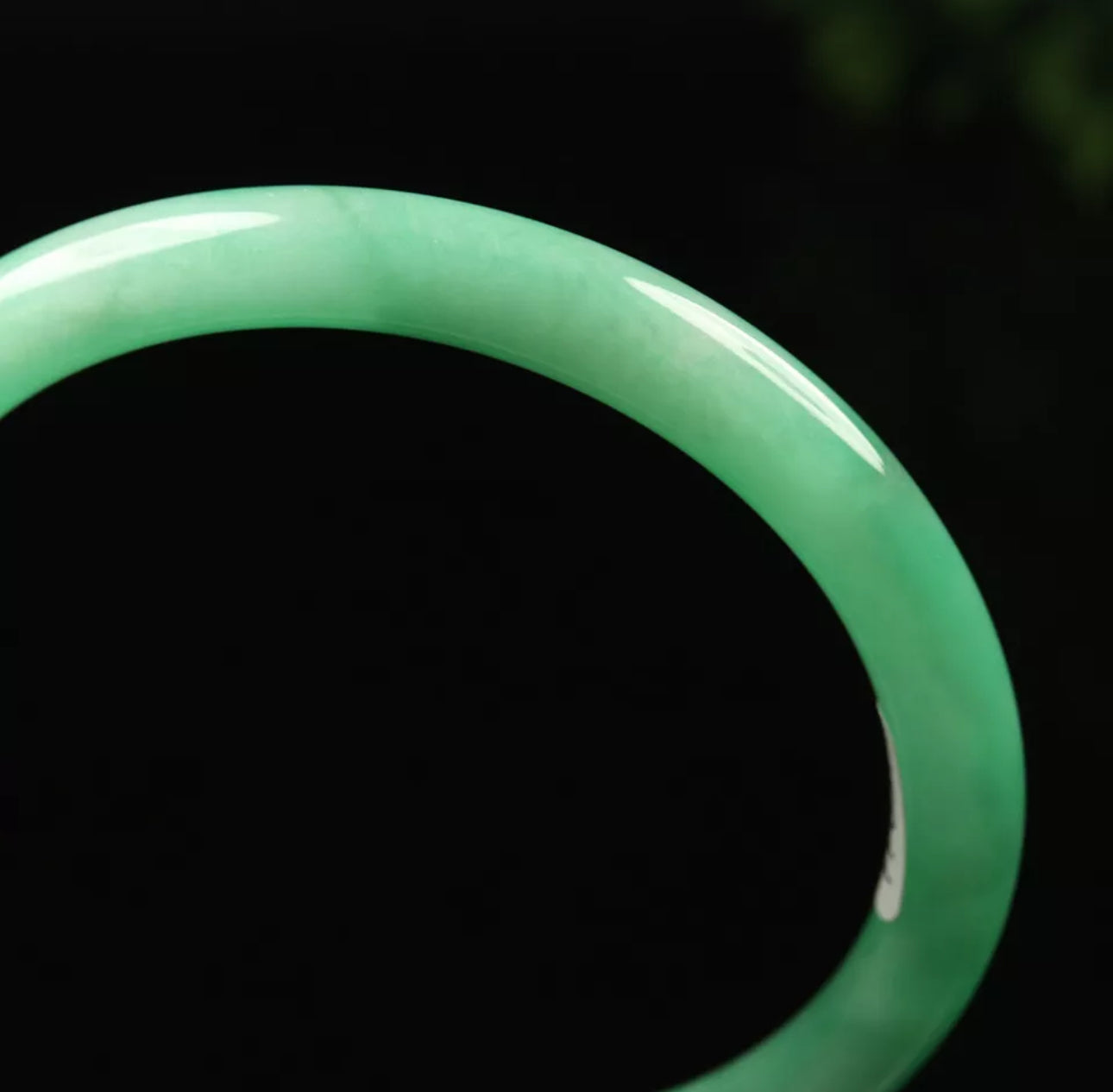 VINTAGE Large Jadeite Green Jade Bangle Round Princess Thin Cut Size 60mm Y376 - JazzyJewelbyAmina 