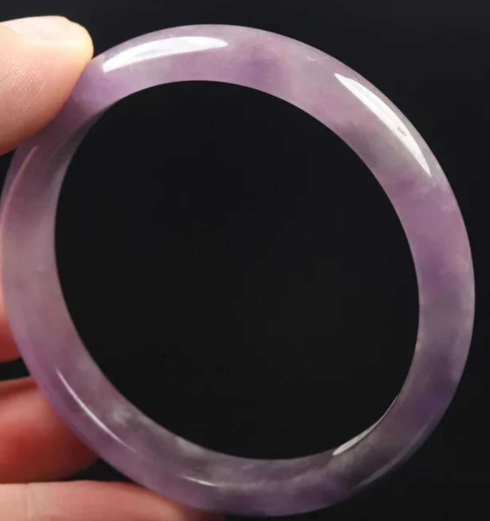 VINTAGE Small Jade Lavender Bangle Size 56mm O687 - JazzyJewelbyAmina 
