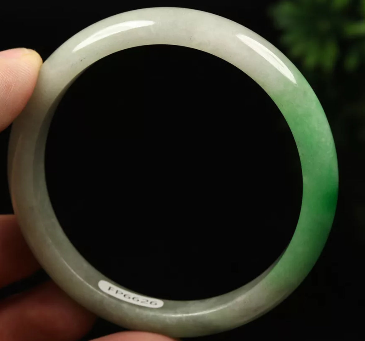 VINTAGE Medium Jadeite Green/White Jade Bangle Size 58mm N305 - JazzyJewelbyAmina 