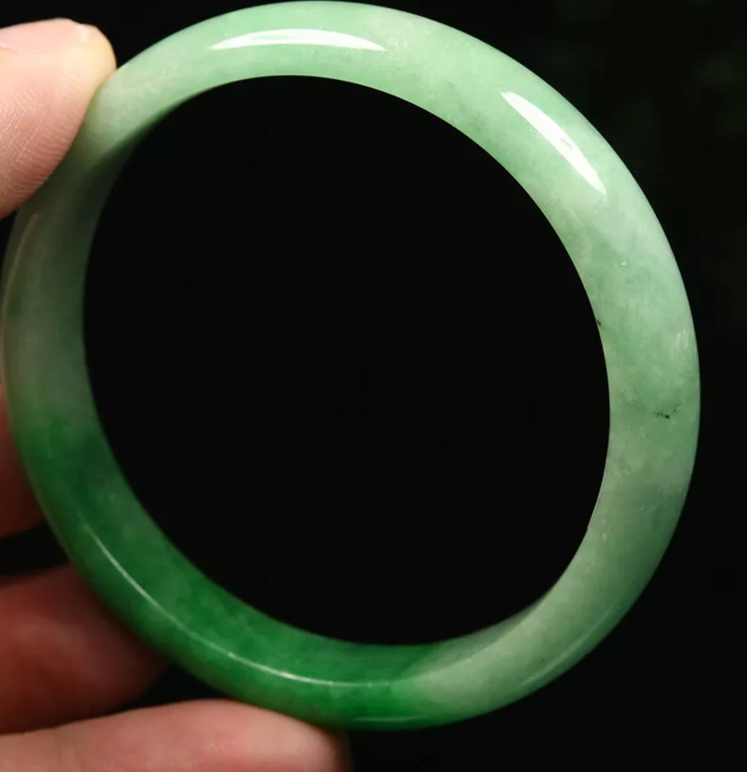 VINTAGE Small Jadeite Green Jade Bangle Size 56mm S729 - JazzyJewelbyAmina 