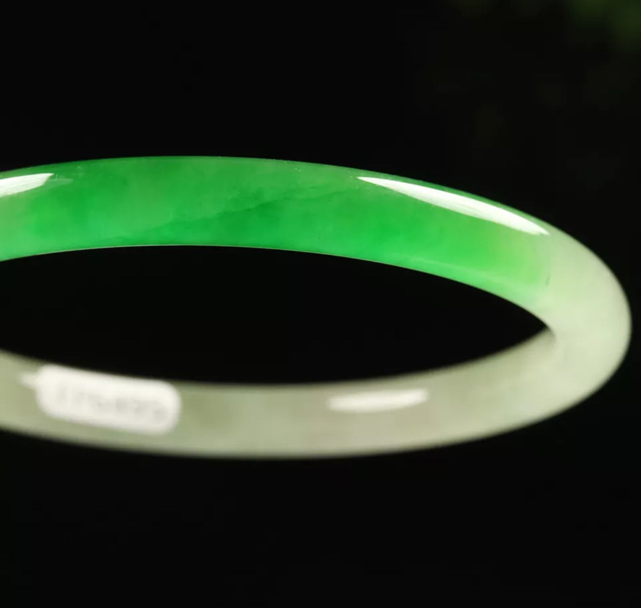 VINTAGE Medium Jadeite Green Jade Bangle Size 59mm Ombré Round Princess Cut G43 - JazzyJewelbyAmina 