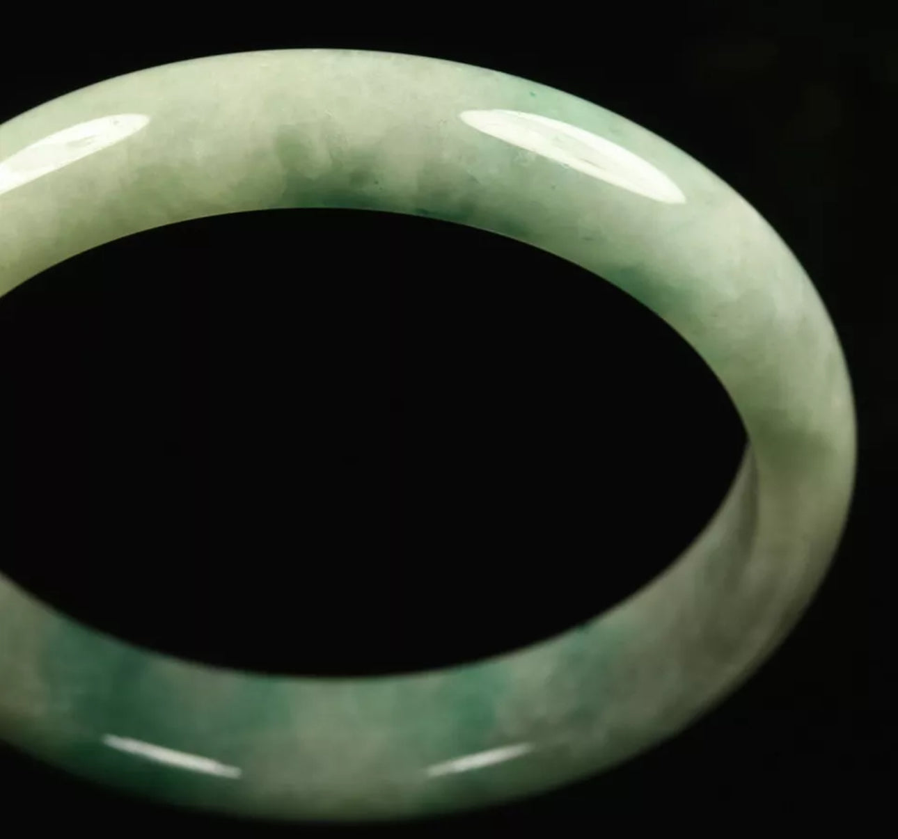 VINTAGE Small Jadeite Green Jade Bangle Size 56mm S231 - JazzyJewelbyAmina 