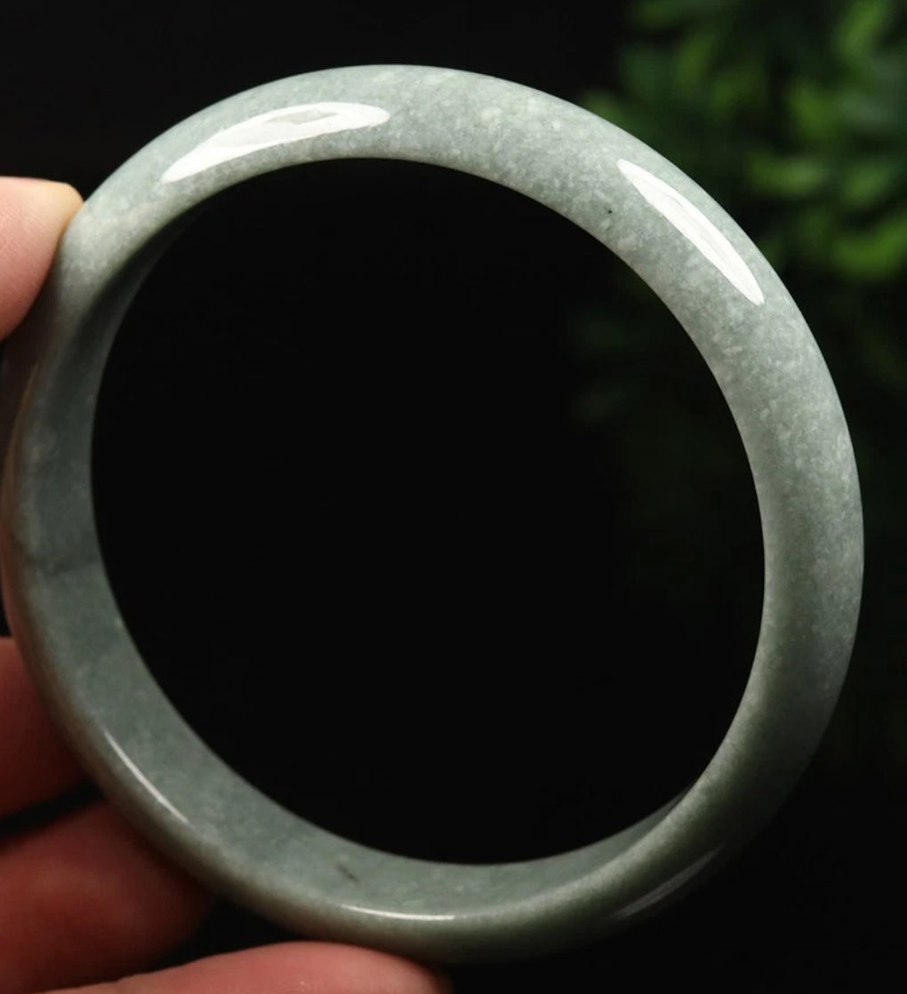 VINTAGE Large Certified Jadeite Green Jade Bangle Size 62mm N221