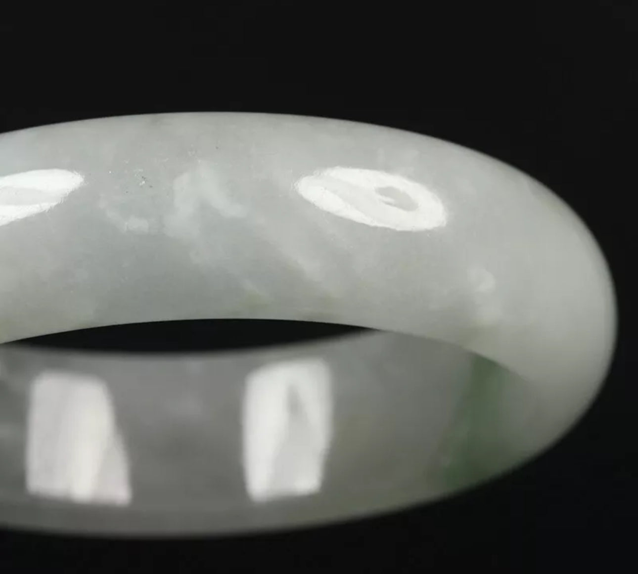 VINTAGE Large Jadeite Green/White Jade Bangle Size 60mm O1015 - JazzyJewelbyAmina 