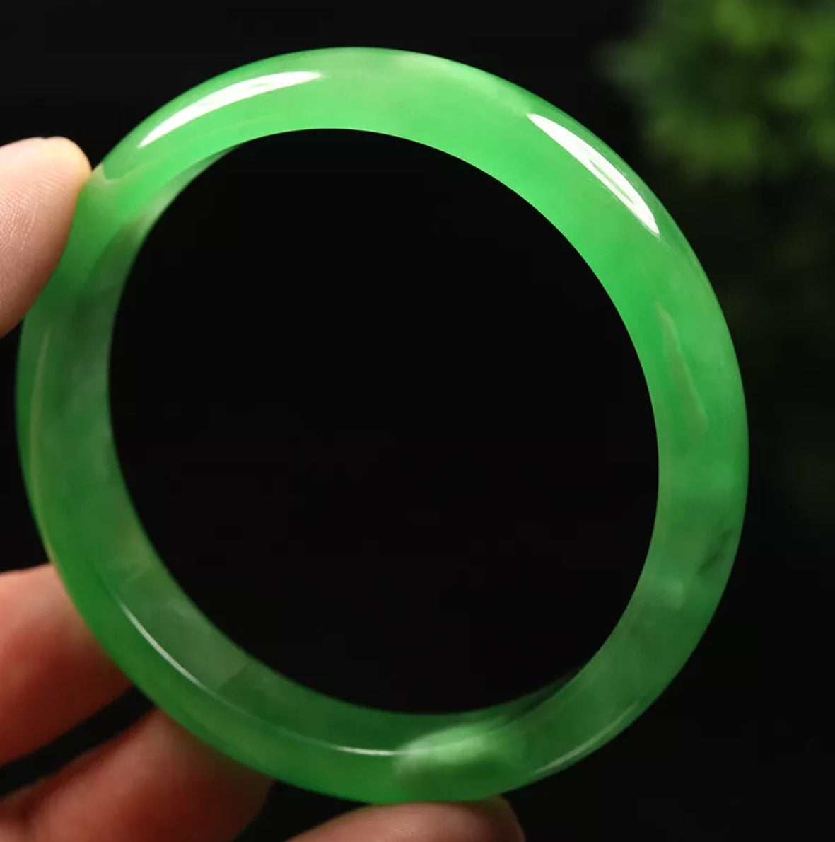 VINTAGE Medium Jadeite Green Jade Bangle Size 58mm Emerald Green Jade Shade M425