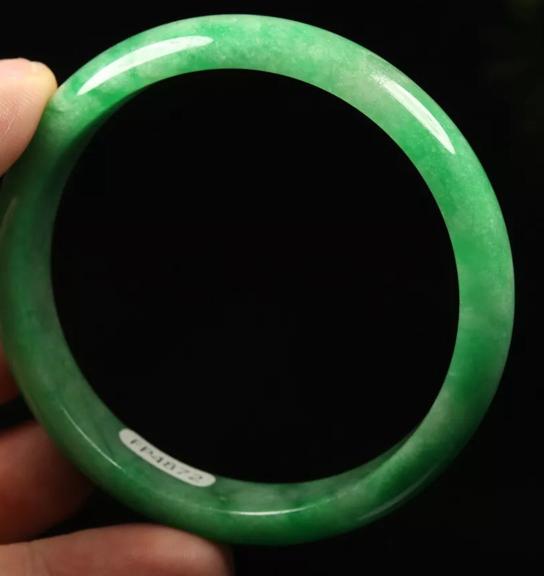 VINTAGE Medium Jadeite Green Jade Bangle Size 59mm S797 - JazzyJewelbyAmina 