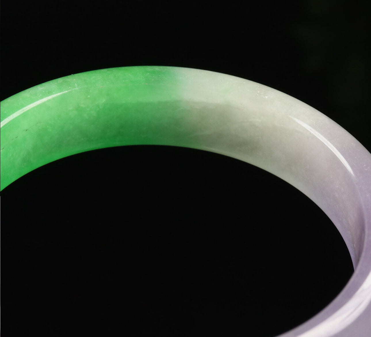 VINTAGE Medium Jadeite Green/Lavender Jade Bangle Size 59MM S270 - JazzyJewelbyAmina 