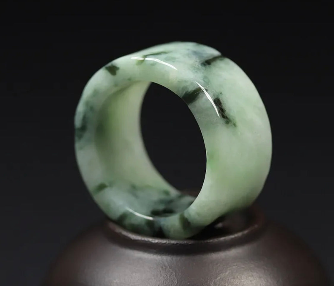 VINTAGE Large Marble Green Jade Thumb Ring - Certified Size 11US - JazzyJewelbyAmina 