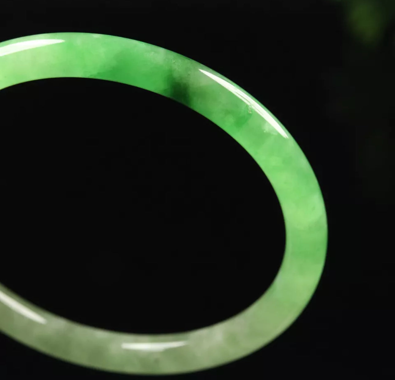 VINTAGE Small Jadeite Icy Green Jade Bangle Size 5m Y448 Round Princess Thin Cut! - JazzyJewelbyAmina 