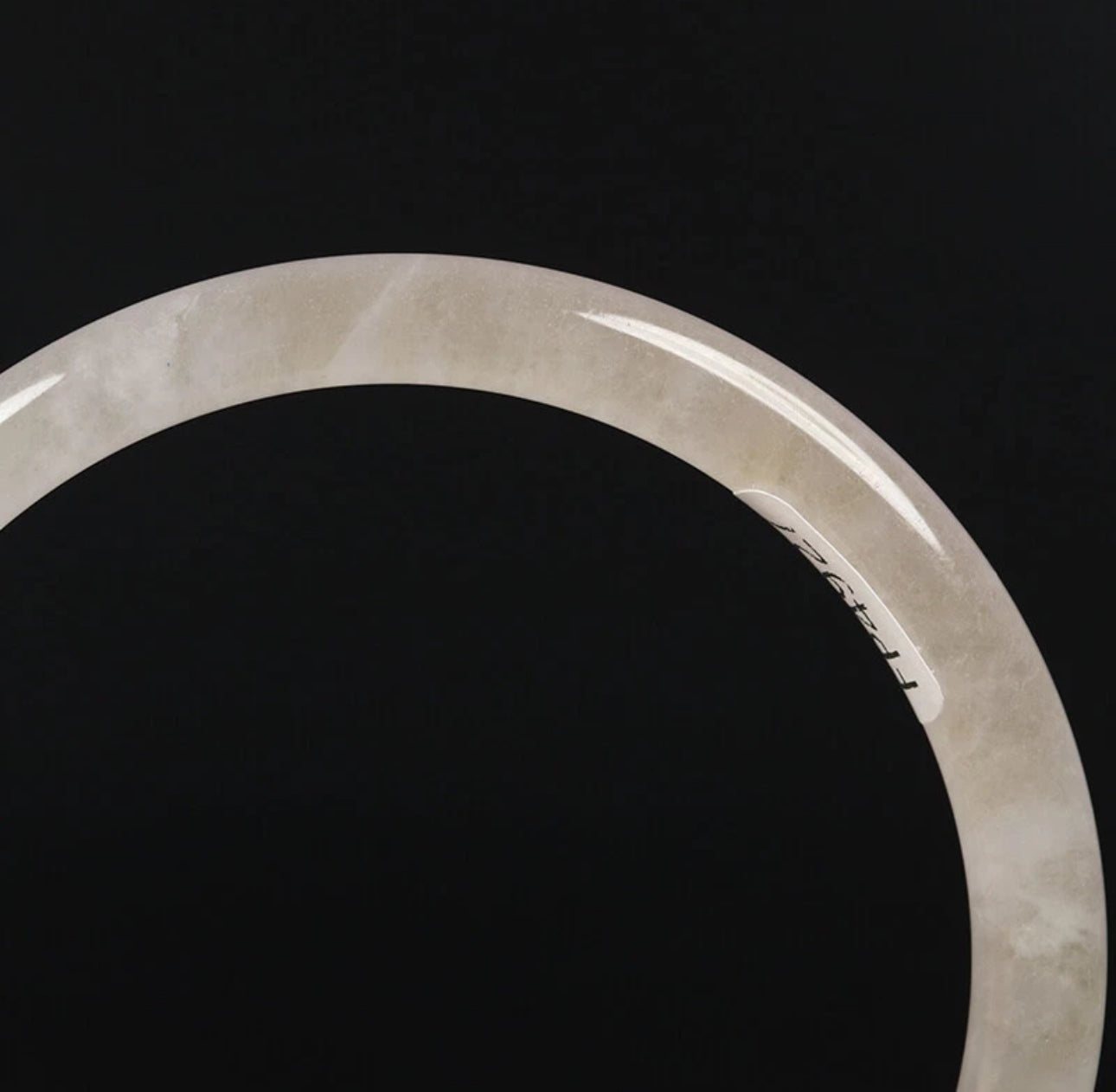 VINTAGE Medium Jadeite White/Green Jade Bangle Size 59 mm Round Princess Cut D907