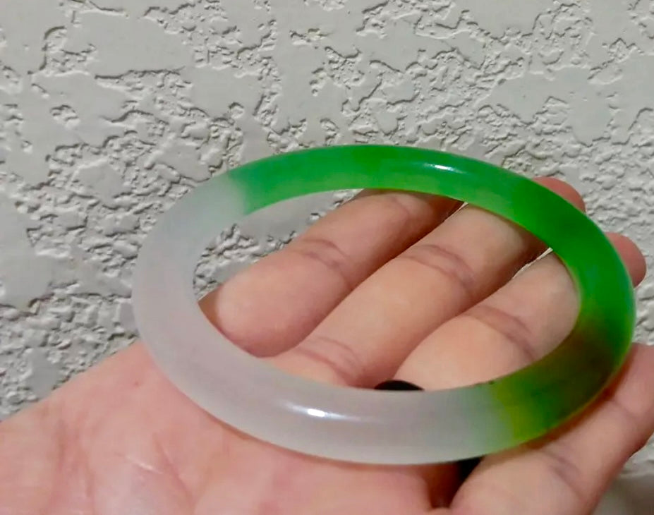 VINTAGE Large Jadeite Green/Lavender Jade Bangle Size 62.8mm Round Princess Cut U605 - JazzyJewelbyAmina 