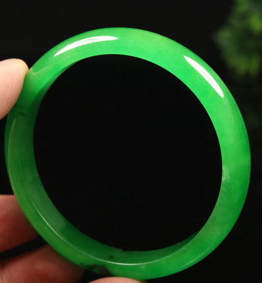 VINTAGE Large Jadeite Green Jade Bangle Size 62.5 mm Emerald Green w/ Hint of Black! A663 - JazzyJewelbyAmina 