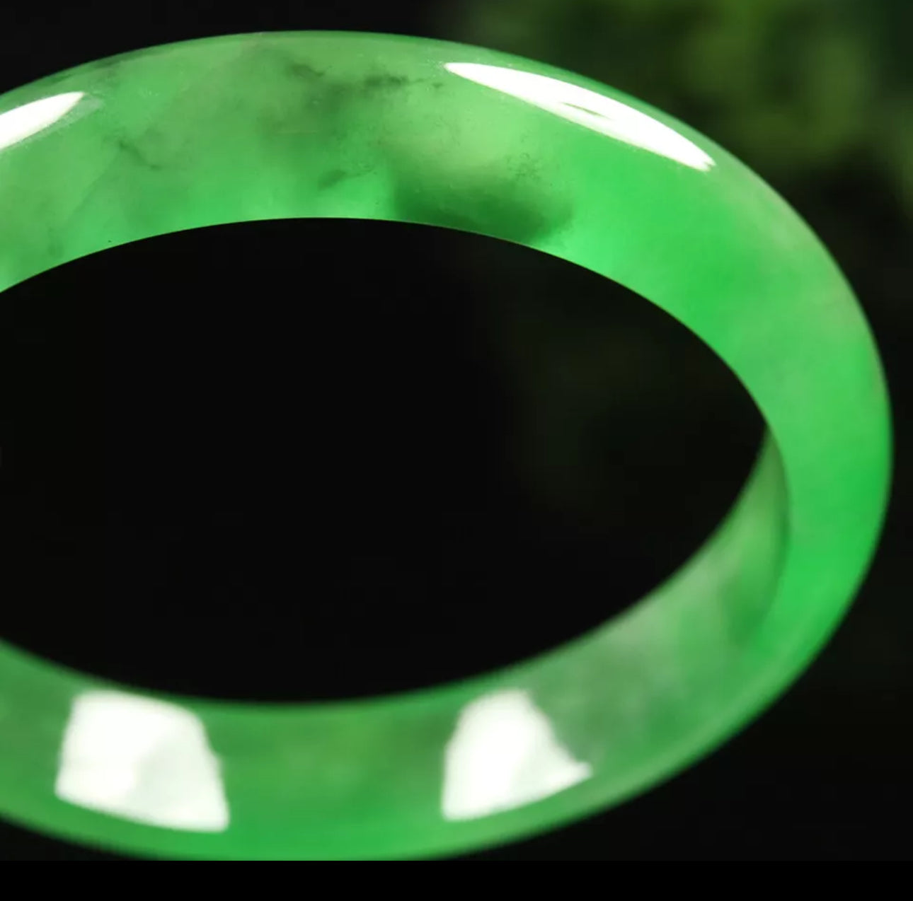 VINTAGE Medium Jadeite Green Jade Bangle Size 58mm Emerald Green Jade Shade M425