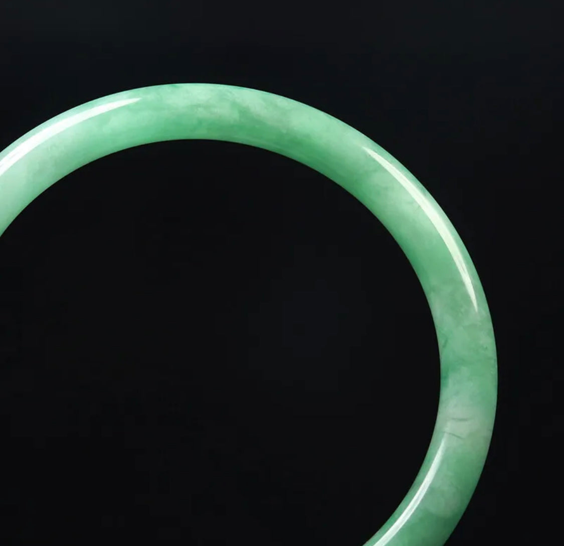 VINTAGE Large Jadeite Green Jade Bangle Round Princess Cut Size 60mm F759 - JazzyJewelbyAmina 