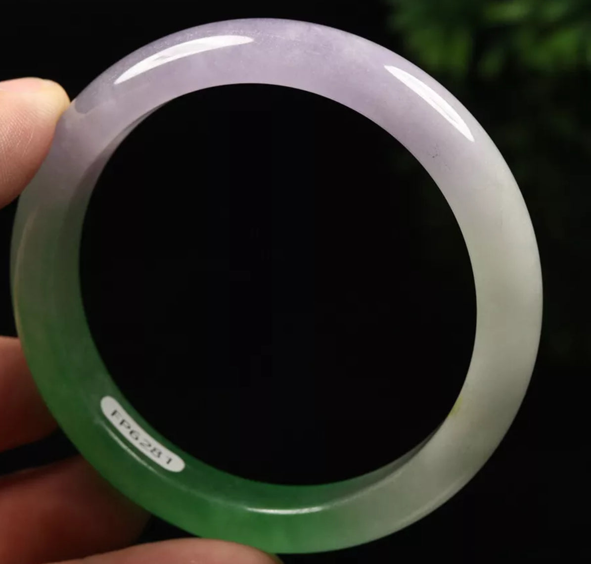 VINTAGE Medium Jadeite Green/Lavender Jade Bangle Size 59mm D615 - JazzyJewelbyAmina 