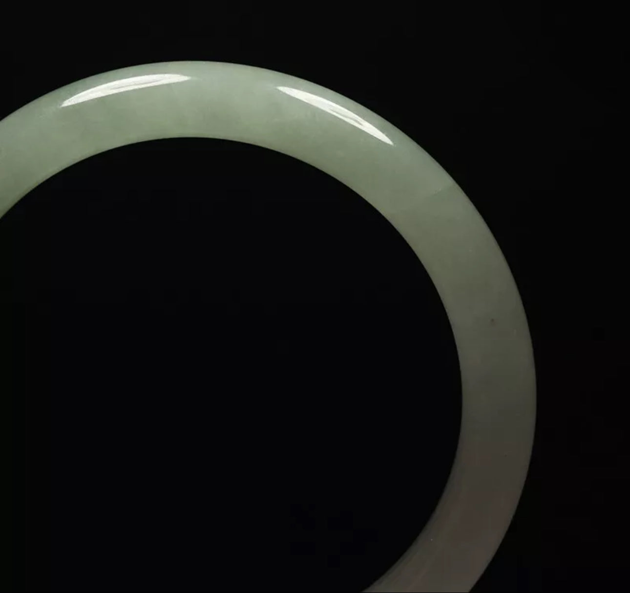 VINTAGE Small Jadeite Green Jade Bangle Size 56mm Round Princess Cut O279 - JazzyJewelbyAmina 