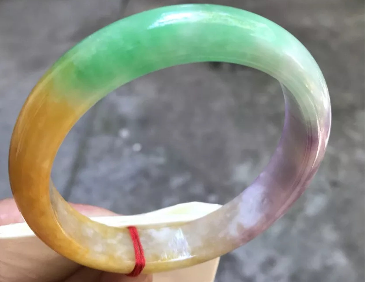 VINTAGE XXL Jadeite Green/Yellow/Lavender Jade Bangle Size 66mm D735 - JazzyJewelbyAmina 