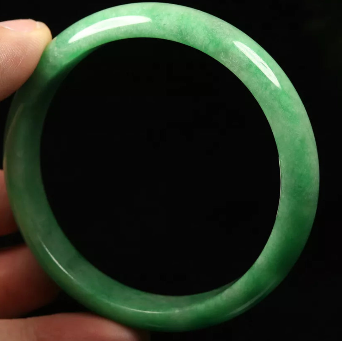 VINTAGE Medium Jadeite Green Jade Bangle Size 59mm S797 - JazzyJewelbyAmina 
