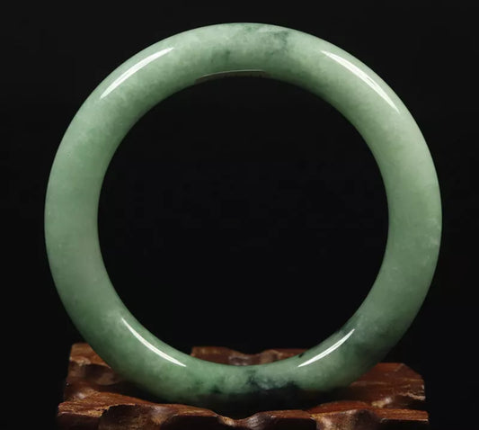 VINTAGE Small Jadeite Green Jade Bangle Size 56mm Round Princess Cut O907 - JazzyJewelbyAmina 
