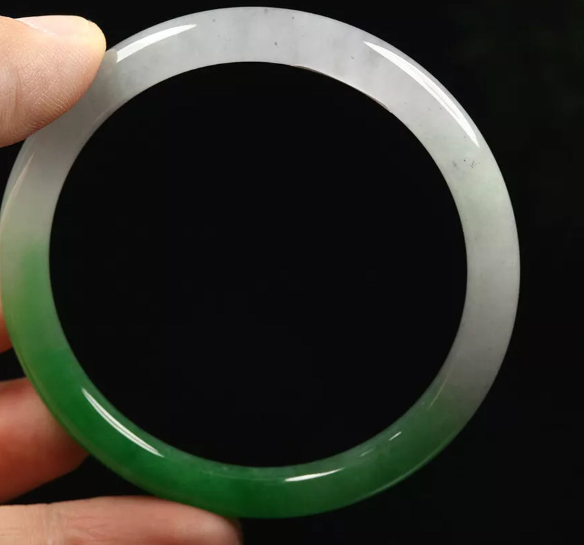 VINTAGE Medium Jadeite White Lavender Green Jade Bangle Size 58mm N465 - JazzyJewelbyAmina 
