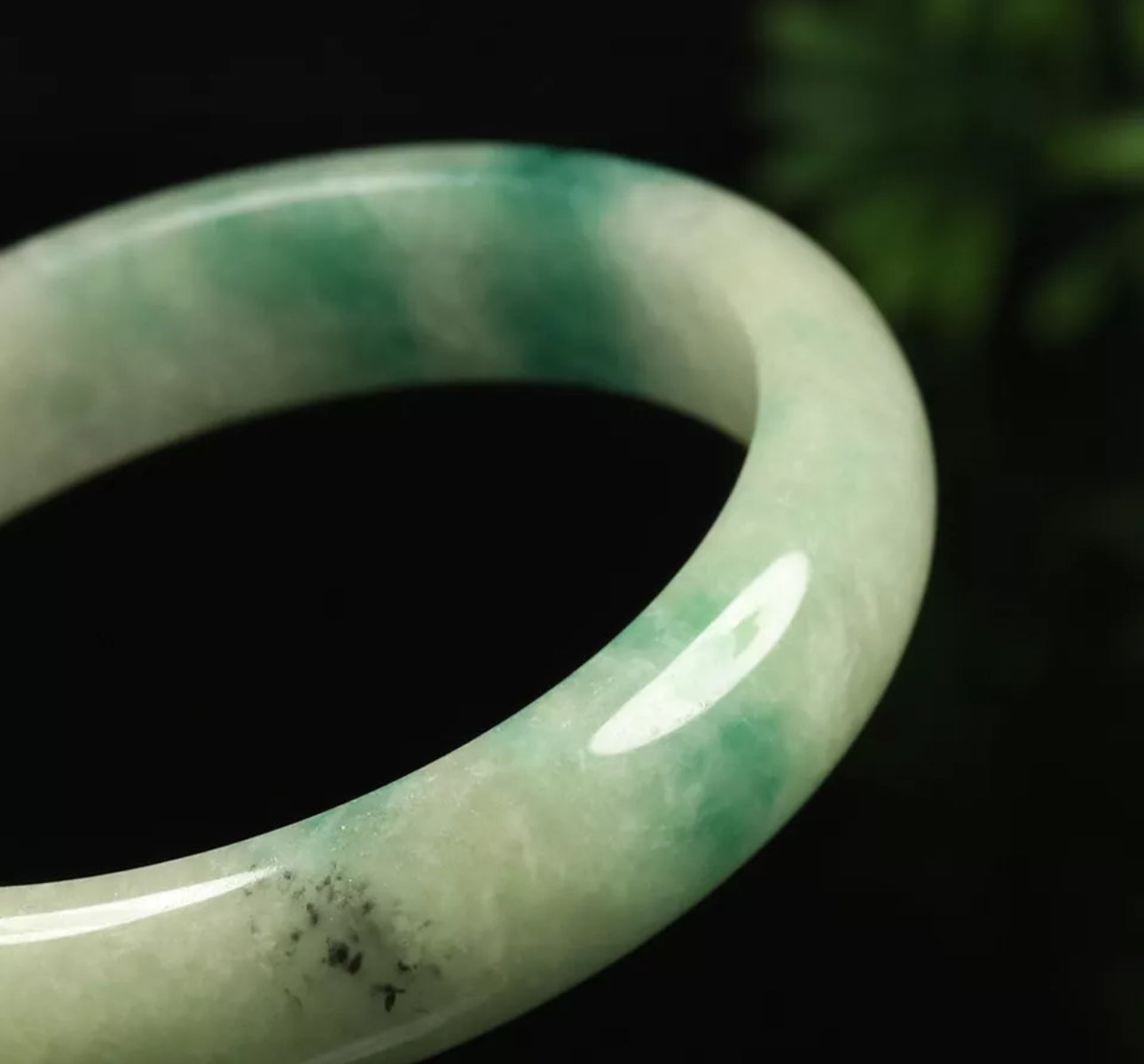 VINTAGE XS Jadeite Green/White Jade Bangle Size 54mm N301 - JazzyJewelbyAmina 