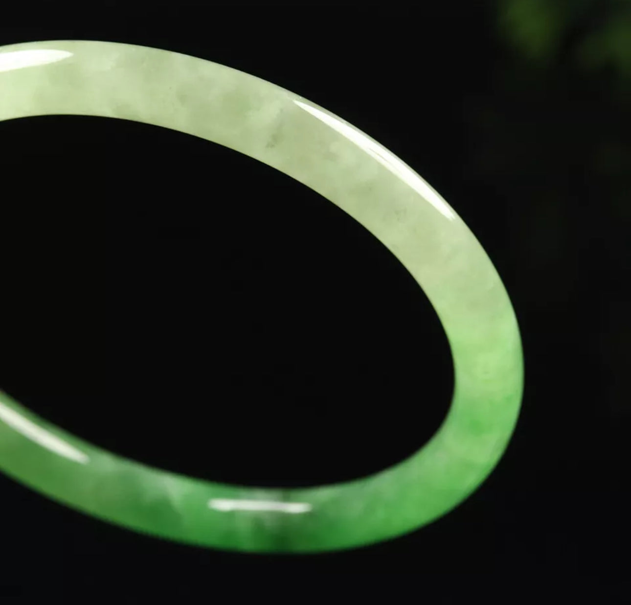 VINTAGE Small Jadeite Icy Green Jade Bangle Size 5m Y448 Round Princess Thin Cut! - JazzyJewelbyAmina 