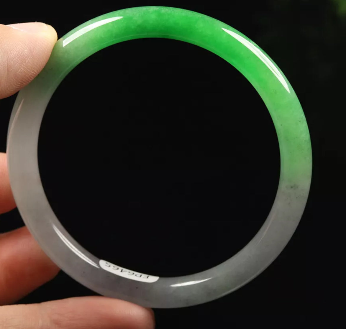 VINTAGE Medium Jadeite White Lavender Green Jade Bangle Size 58mm N465 - JazzyJewelbyAmina 