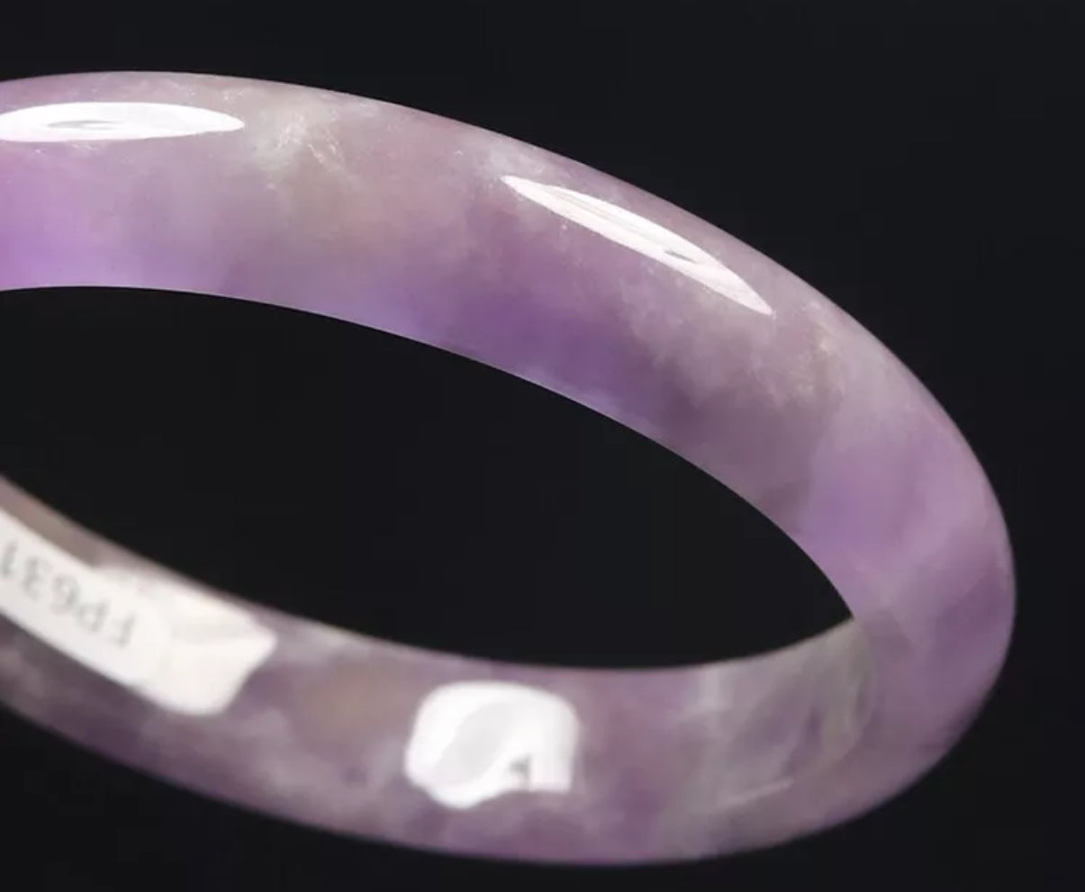 VINTAGE Small Jade Lavender Bangle Size 56mm O687 - JazzyJewelbyAmina 