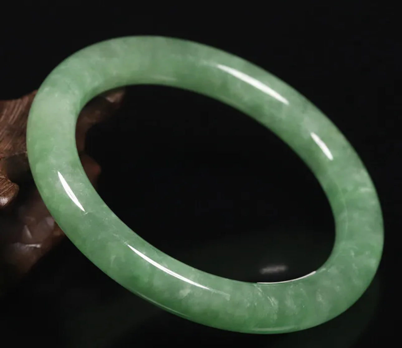 VINTAGE Small Jadeite Green Jade Bangle Round Princess Cut Size 55mm Y395 - JazzyJewelbyAmina 