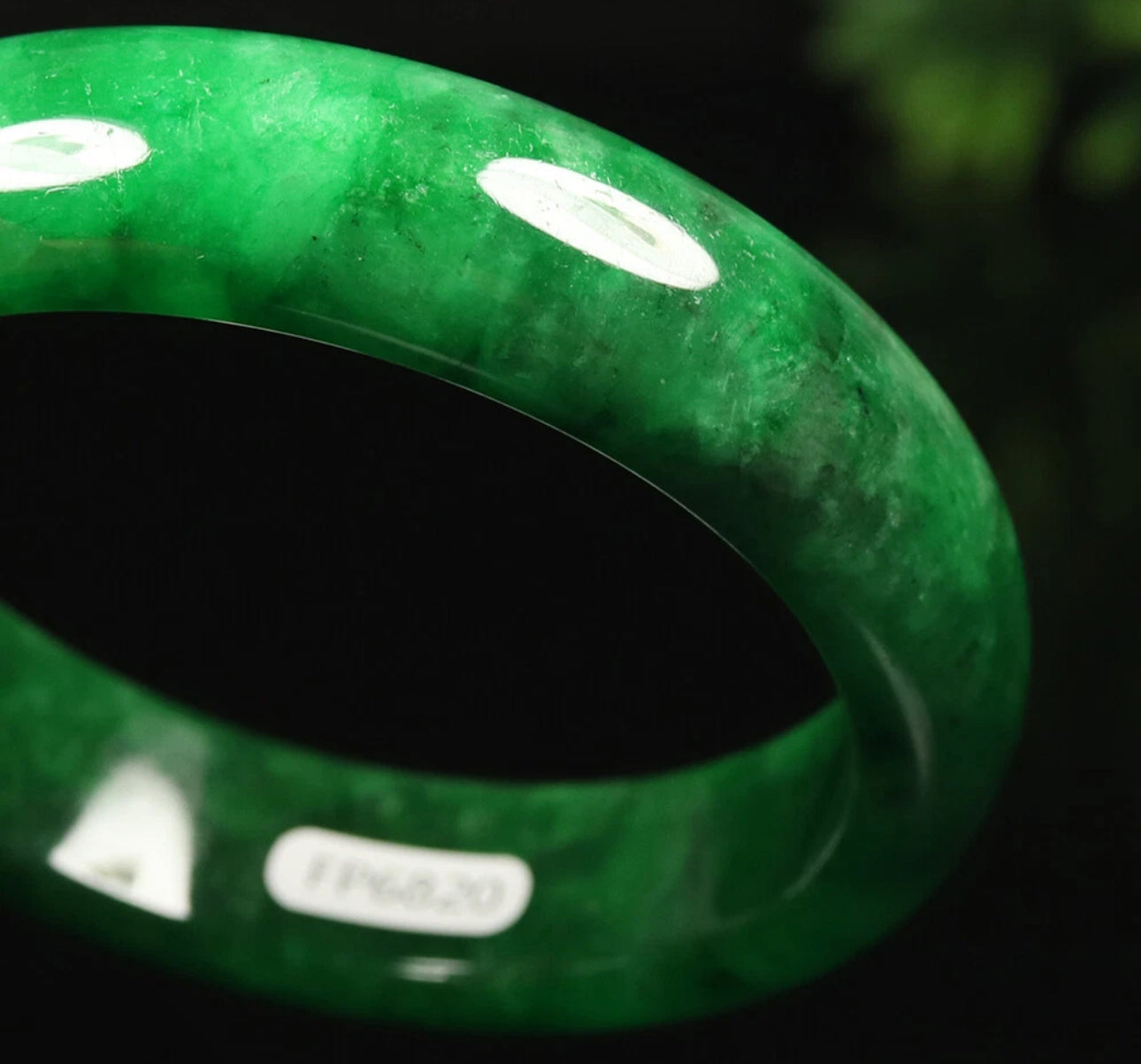 VINTAGE Medium Jadeite Green Jade Bangle Size 59mm Emerald Green! A693 - JazzyJewelbyAmina 
