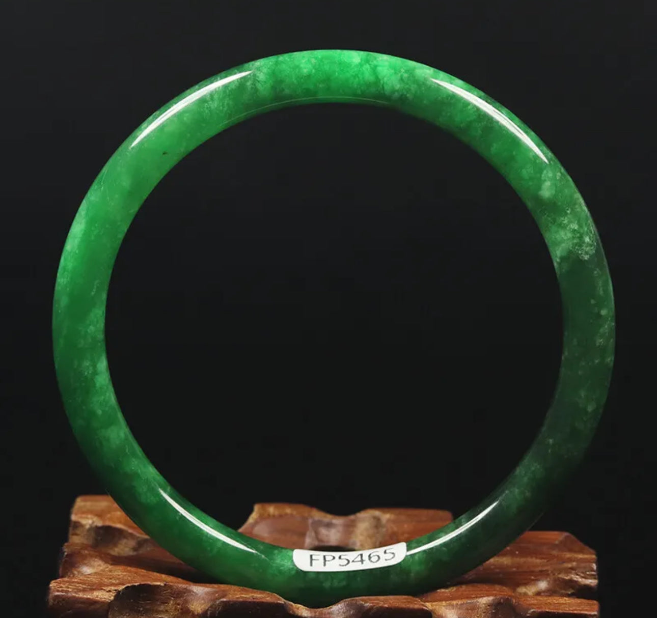 VINTAGE Small Jadeite Green Jade Bangle Size 59mm Round Princess Thin Cut Emerald Green! Y983 - JazzyJewelbyAmina 
