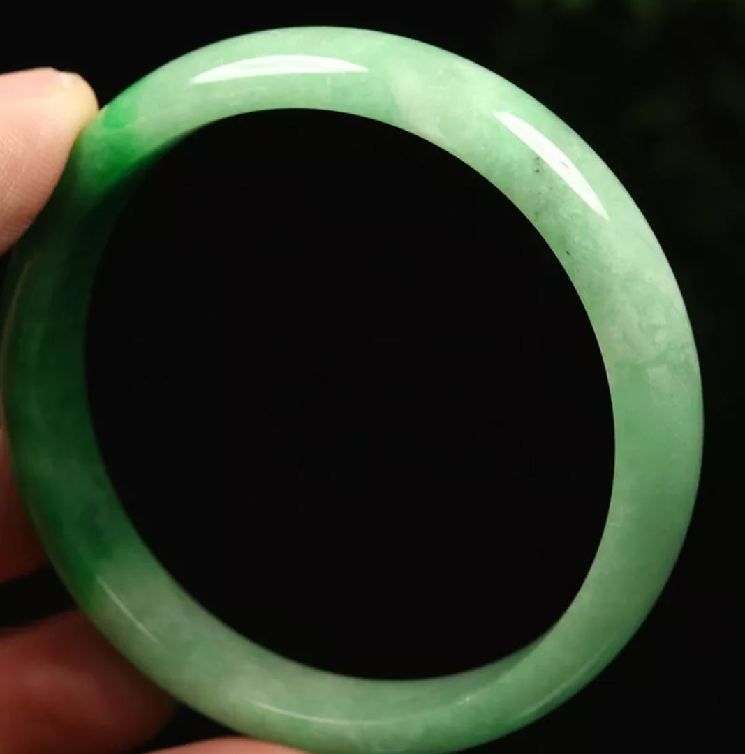 VINTAGE Small Jadeite Green Jade Bangle Size 56mm S729 - JazzyJewelbyAmina 