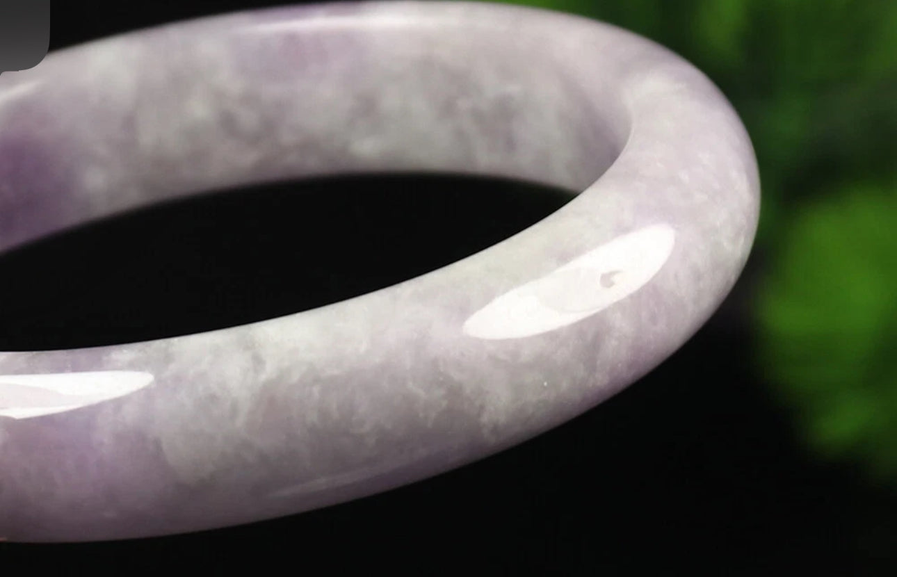VINTAGE Medium Jadeite Lavender Jade Bangle from Myanmar Size 57mm U707