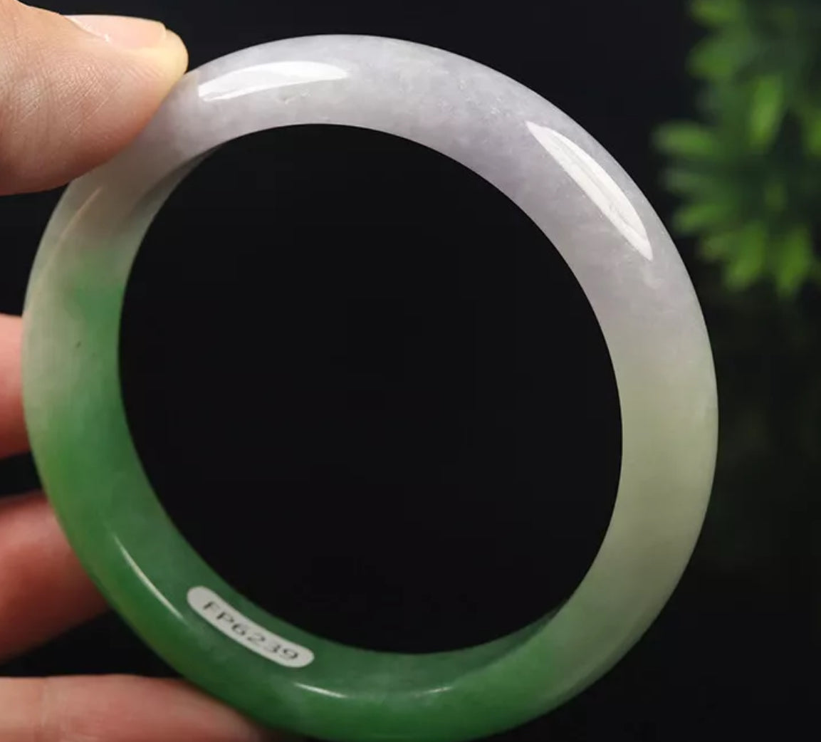 VINTAGE Medium Jadeite Green/Lavender Jade Bangle Size 59mm D531 - JazzyJewelbyAmina 