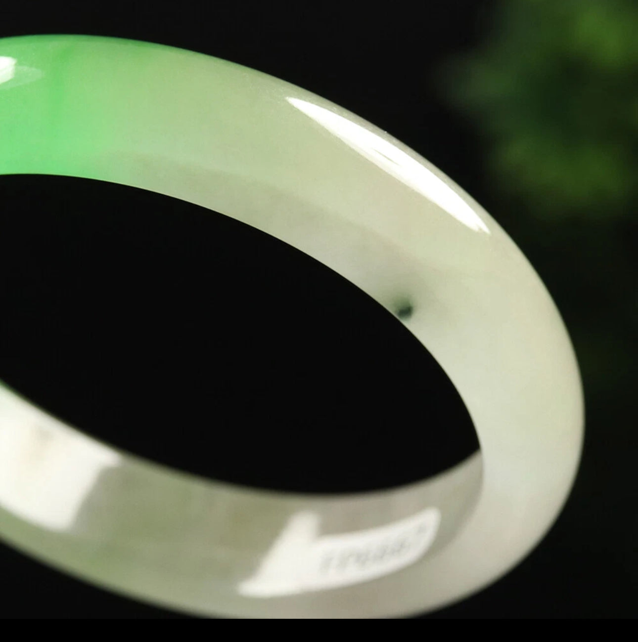 VINTAGE XS Jadeite Icy Green Jade Bangle Size 53mm Unique Ombré Jade Piece U387
