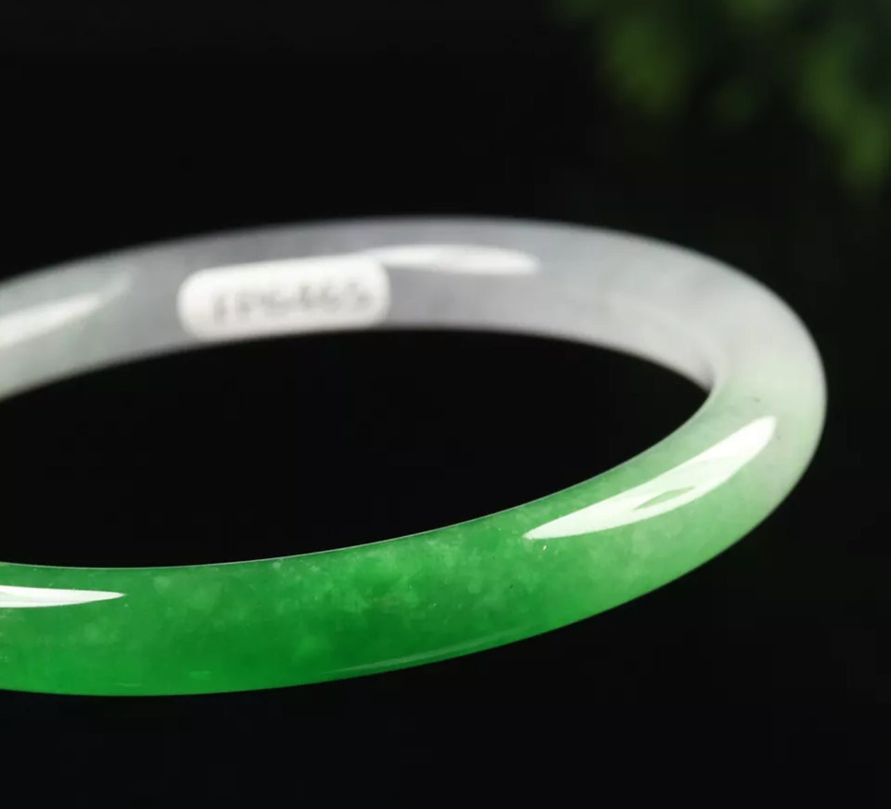 VINTAGE Medium Jadeite White Lavender Green Jade Bangle Size 58mm N465 - JazzyJewelbyAmina 