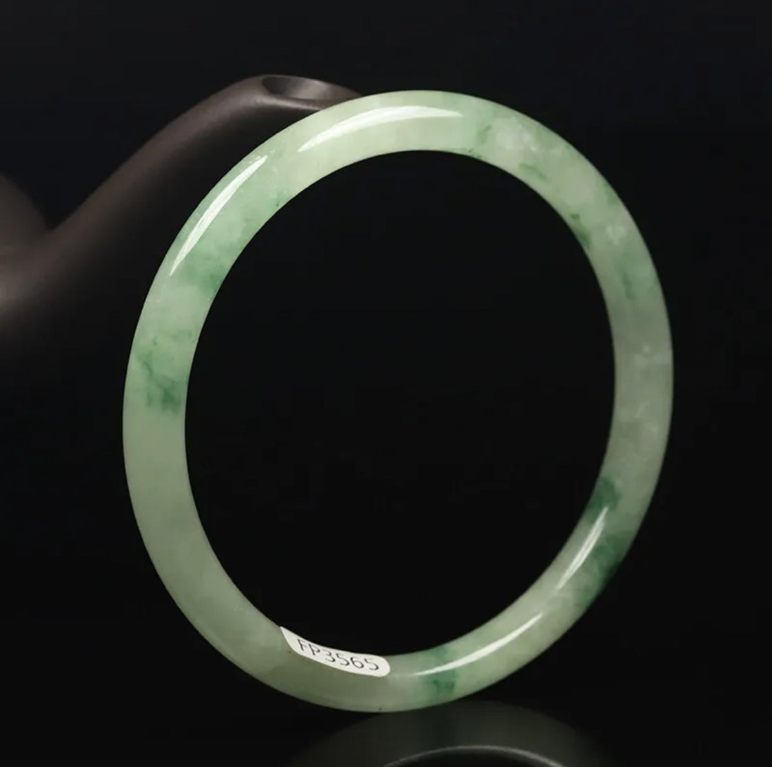 VINTAGE Medium Jadeite Green Jade Bangle Round Princess Cut Size 59mm F183 - JazzyJewelbyAmina 